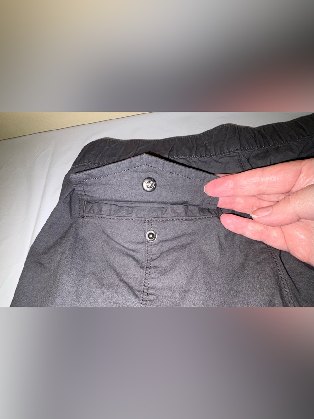 NWT Cargo Capris, 6 Pockets, Low Mid-Rise, Zip/Button Closure, Adjustable Hems - Picture 6 of 11